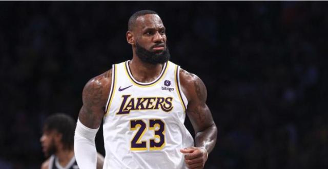 乐鱼官方网址-詹姆斯职业生涯已坐拥5项MVP 篮球历史仅此一人